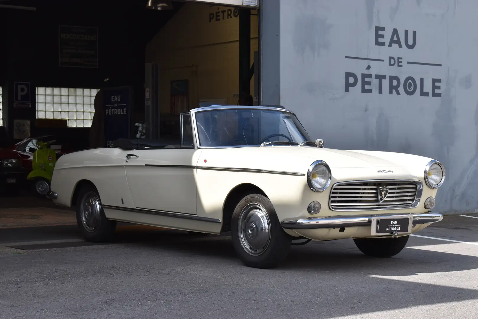 Peugeot 404 Cabriolet Beige - 2