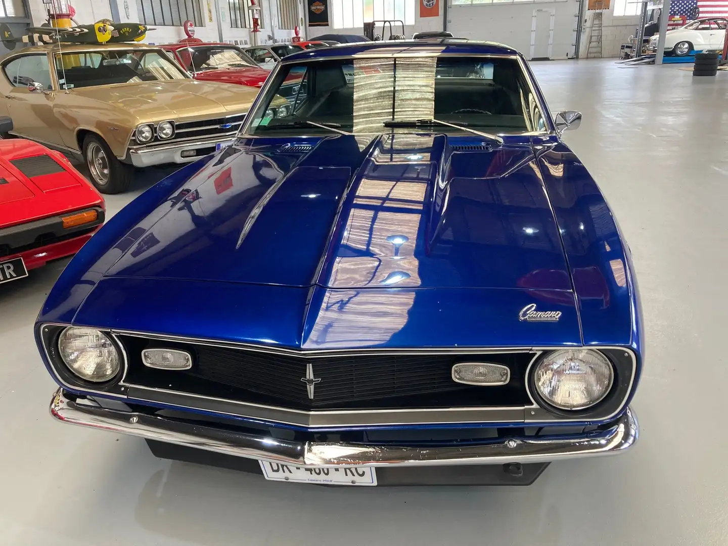 Chevrolet Camaro V8 355ci préparée de 1968 en stock en France Синій - 2