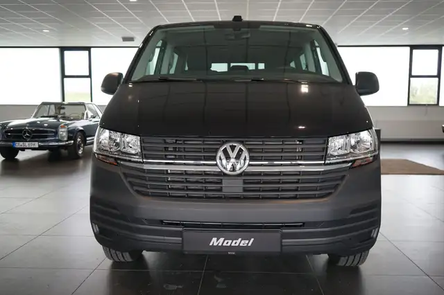 Volkswagen Caravelle view 5