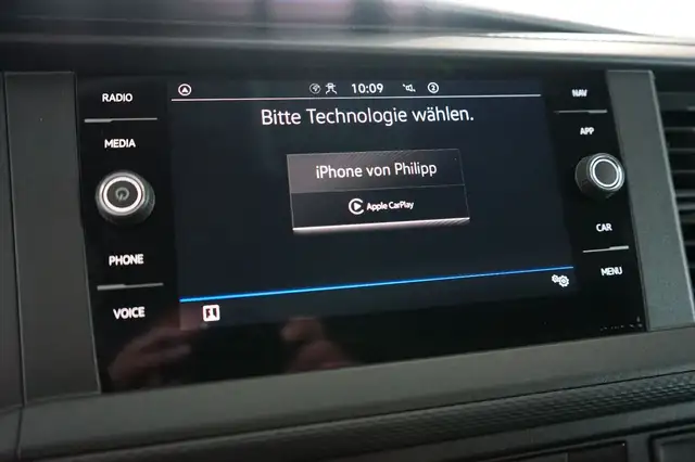 Volkswagen Caravelle view 15