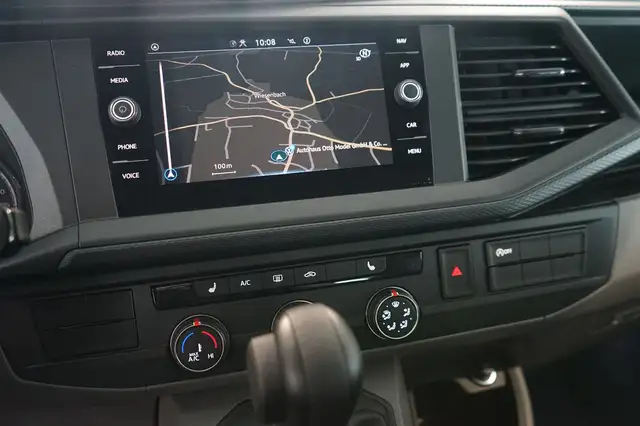 Volkswagen Caravelle view 13