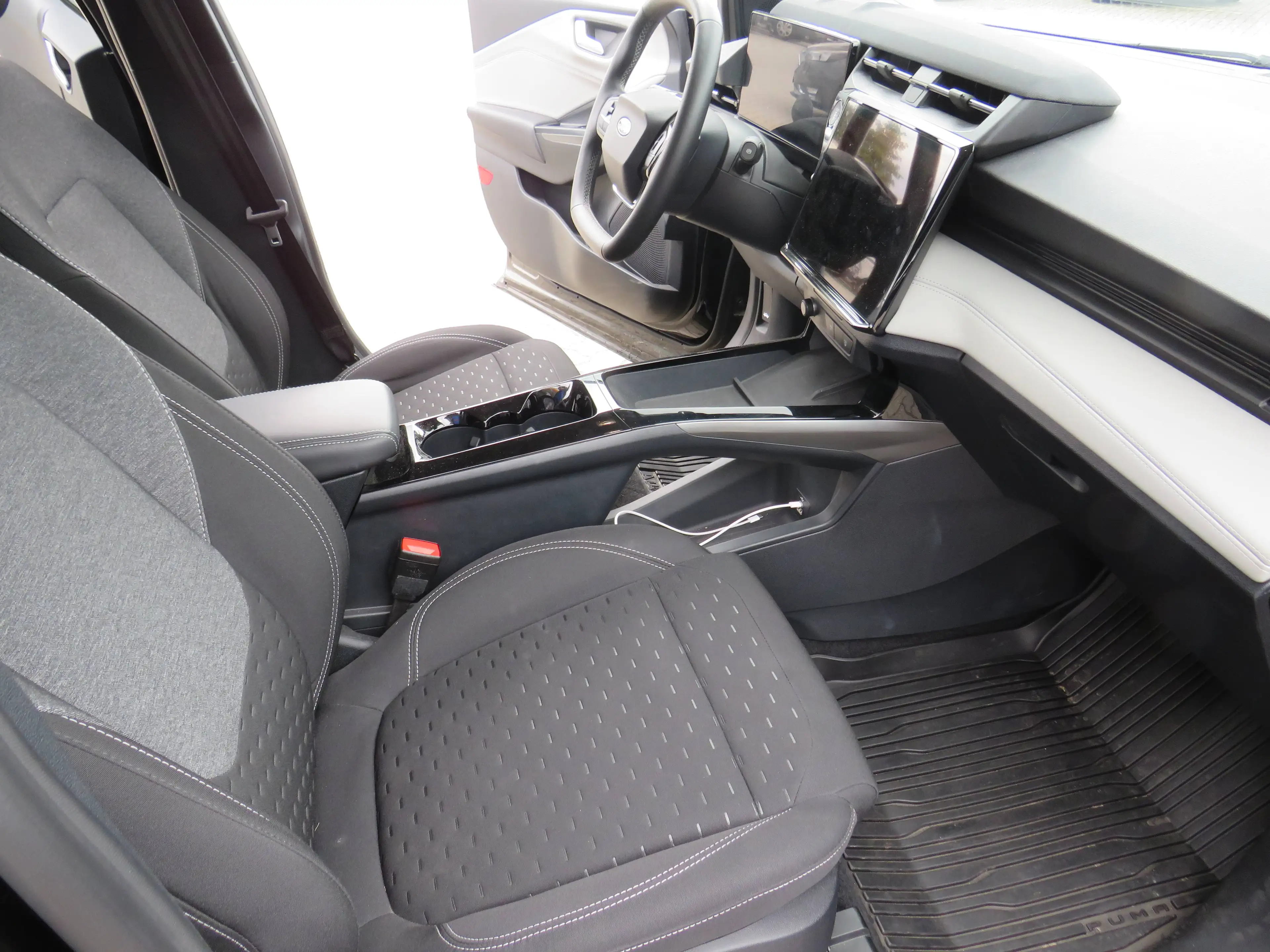 Ford Puma Gen-E 124 kW FWD / inkl. Winterkompletträder und Garantie bis 2032 — photo 11