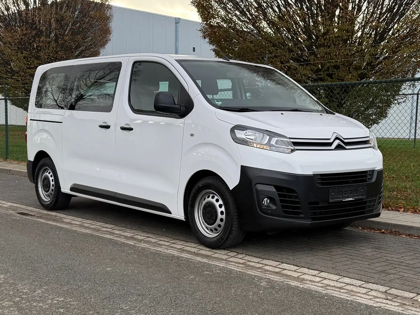 Citroen Jumpy 2.0 BlueHDi 90kW L2 9P Automaat Spacetourer Wit - 2