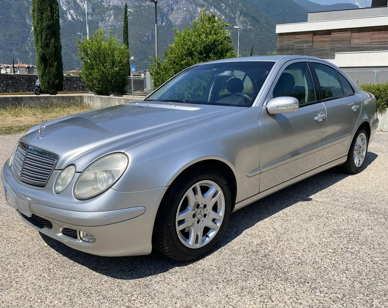 Mercedes-Benz E 220 Classe E - W211 Berlina CDi Avantgarde Argento - 2