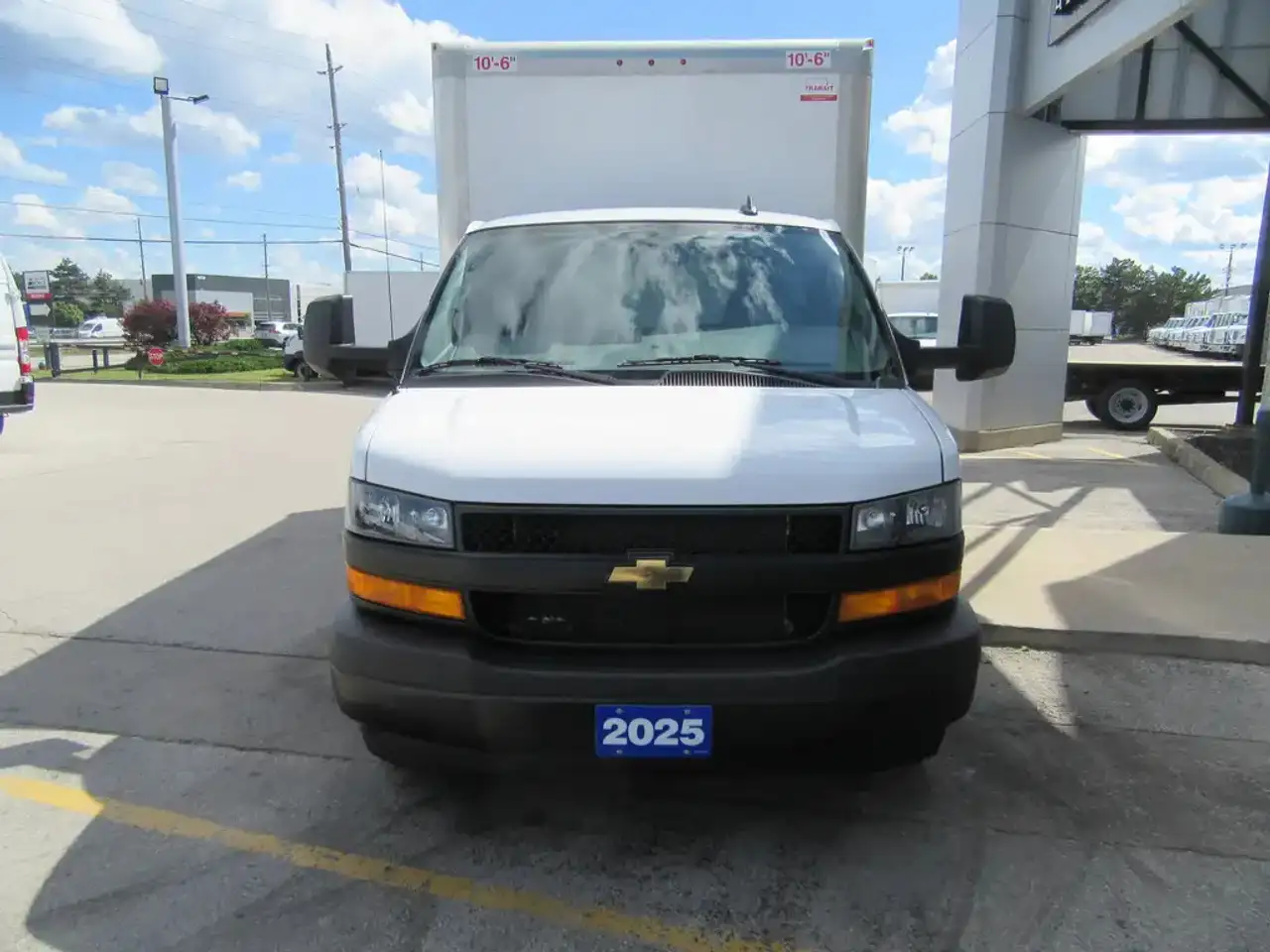 2025 Chevrolet Express 3500