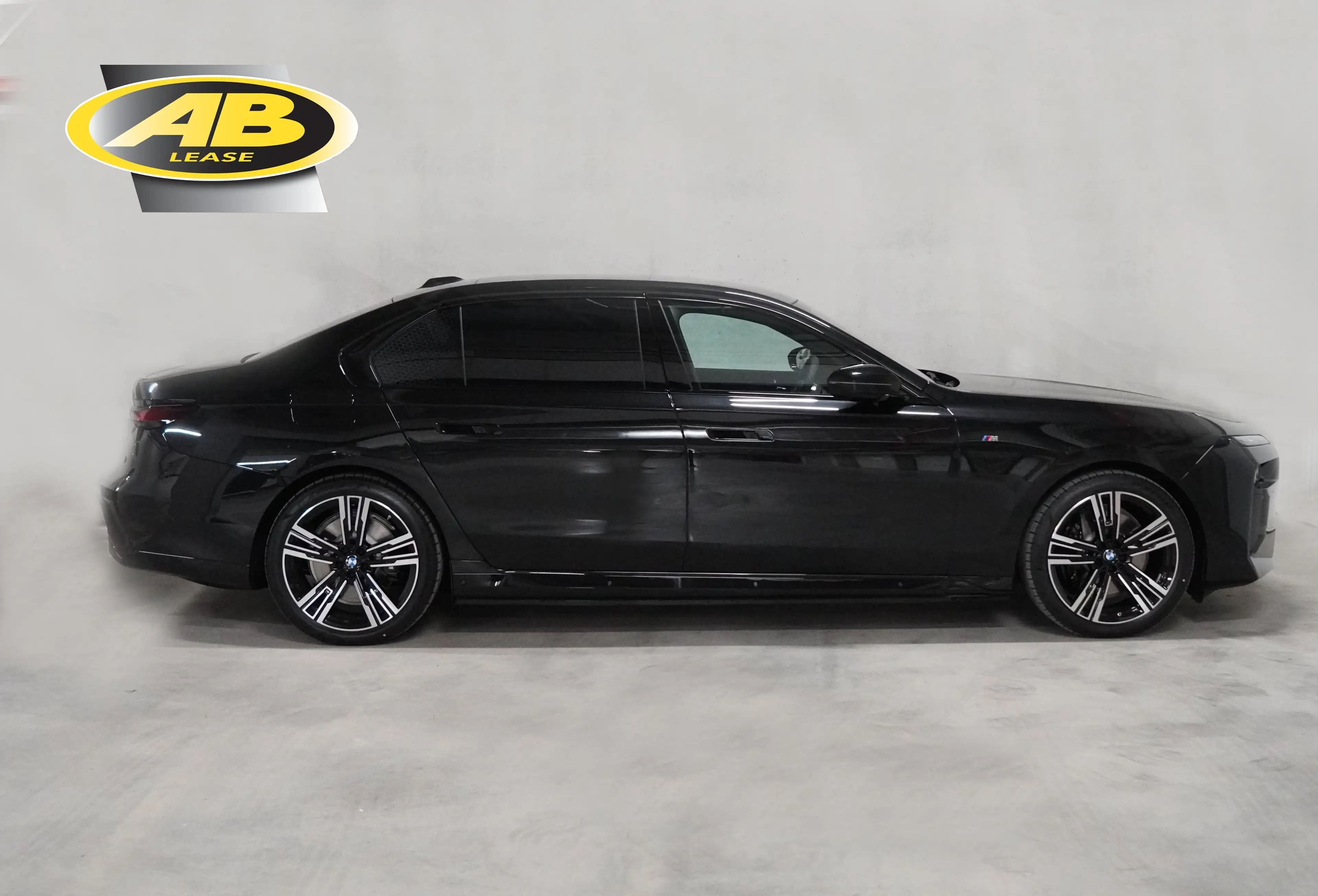 BMW i7 xDrive60 Fire Tv Amazon Bleu Led — photo 3