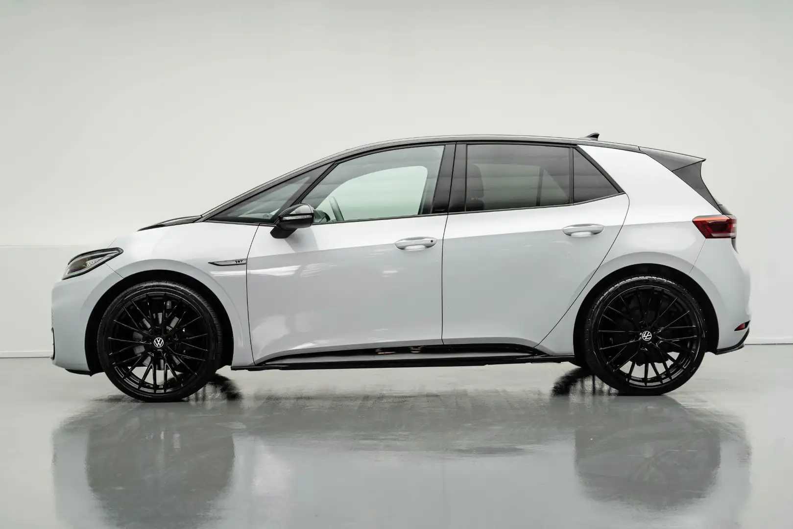 Volkswagen ID.3 First Plus 58 kWh |204PK|Carplay|Adaptive|Camera| Weiß - 2