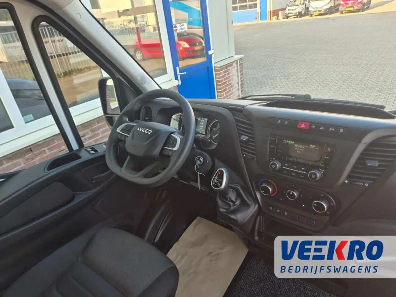 Iveco Daily 2023 — фото 14