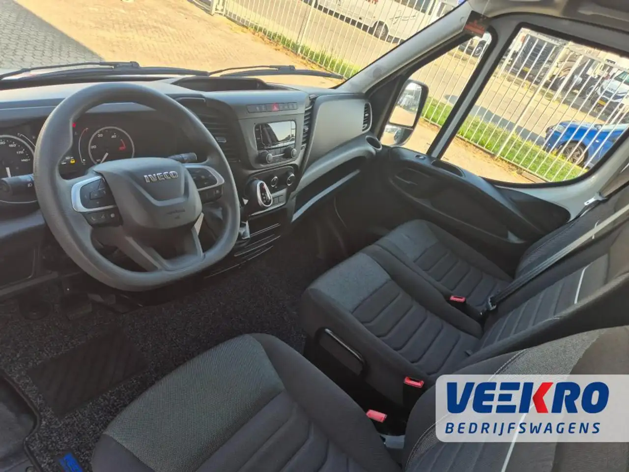 Iveco Daily 2023 — фото 13
