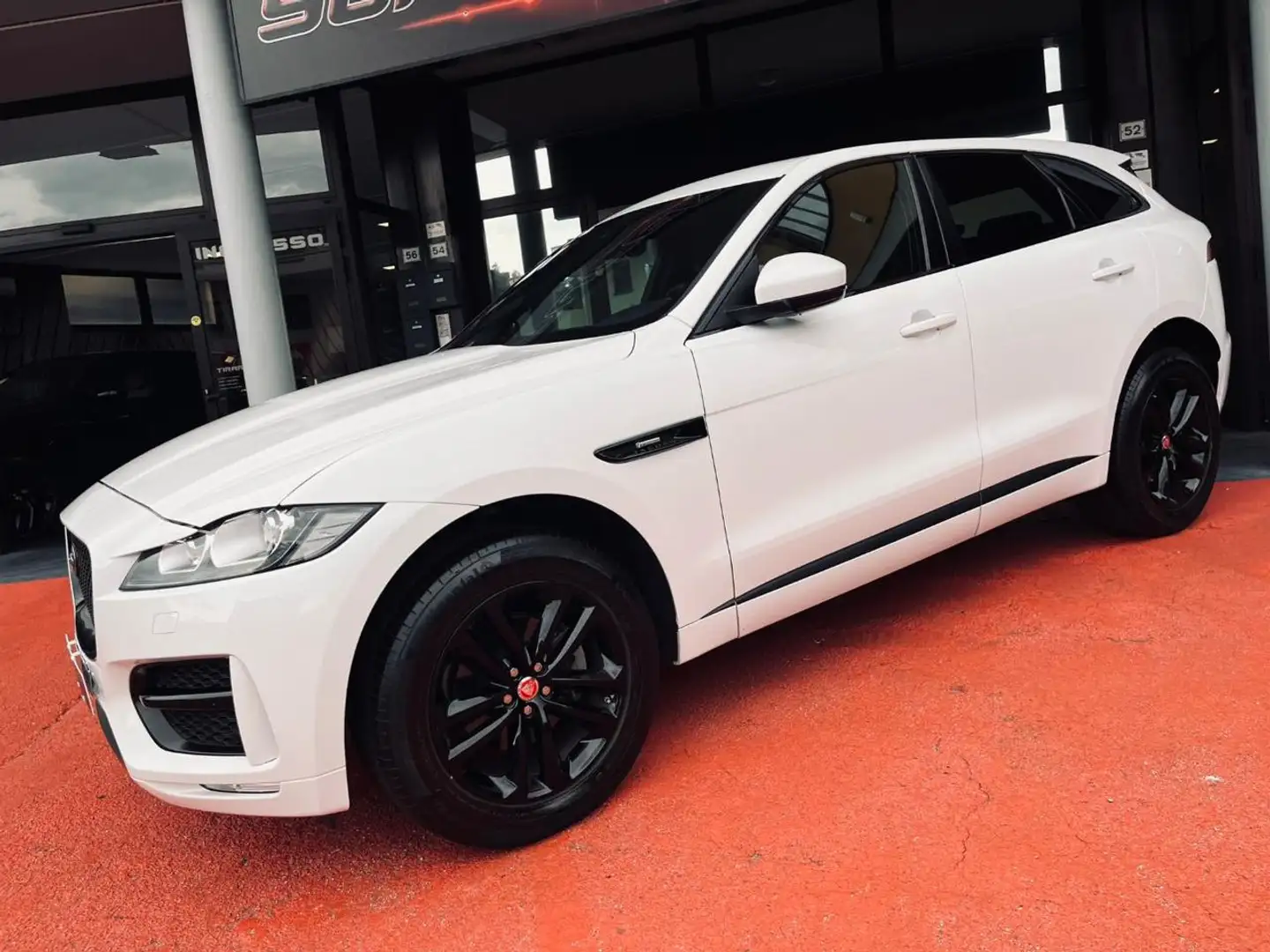 Jaguar F-Pace 2.0 D V R-SPORT BLACK PACK MOTORE NUOVO GARANZIA Bianco - 2