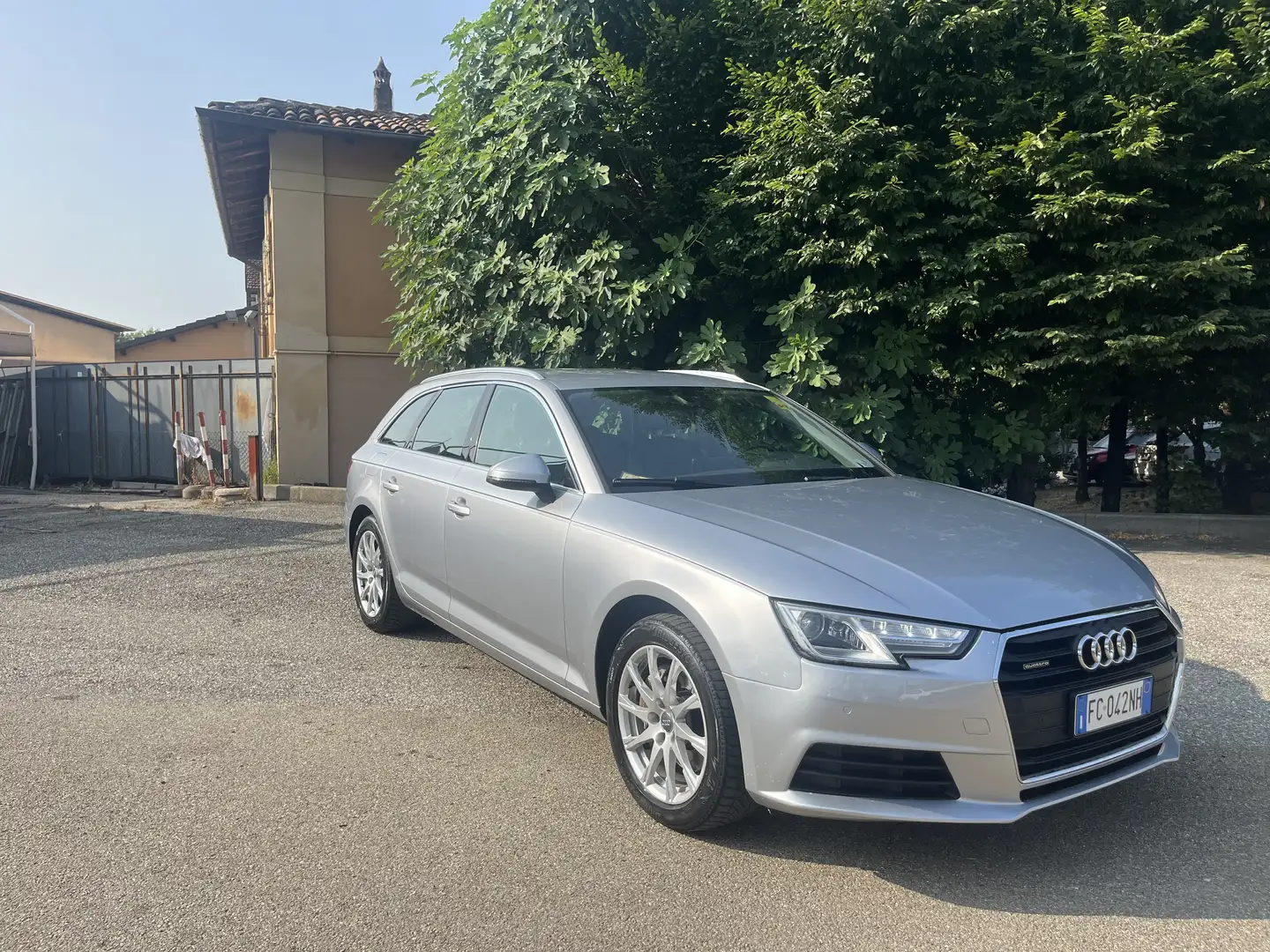 Audi A4 Avant 2.0 tdi Business QUATTRO 190cv - UNIPROPRO Argento - 2