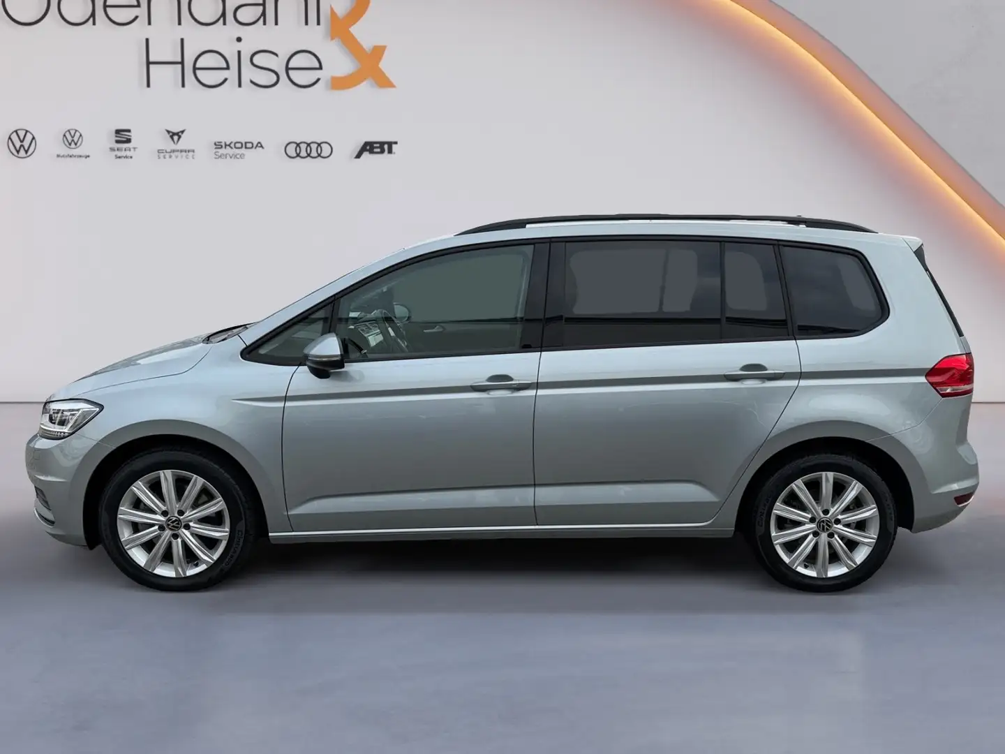 Volkswagen Touran Comfortline 1.5 TSI DSG ACC / NAVI / RFK / Silber - 2