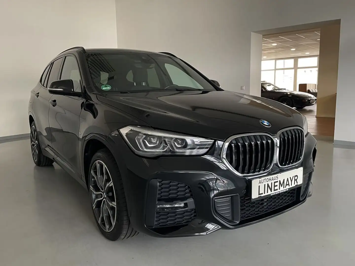 BMW X1 xDrive 25e M Sportpaket, LED, Navi Zwart - 2