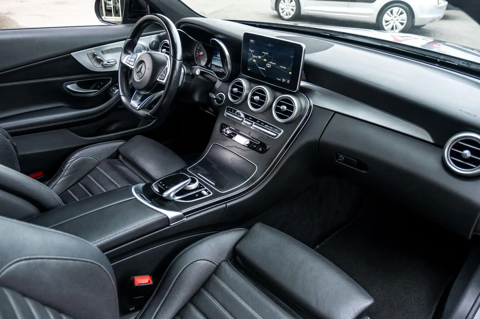 Mercedes-Benz C 300 Coupé Prestige AMG Styling I Burmester I Panodak I Grijs - 2