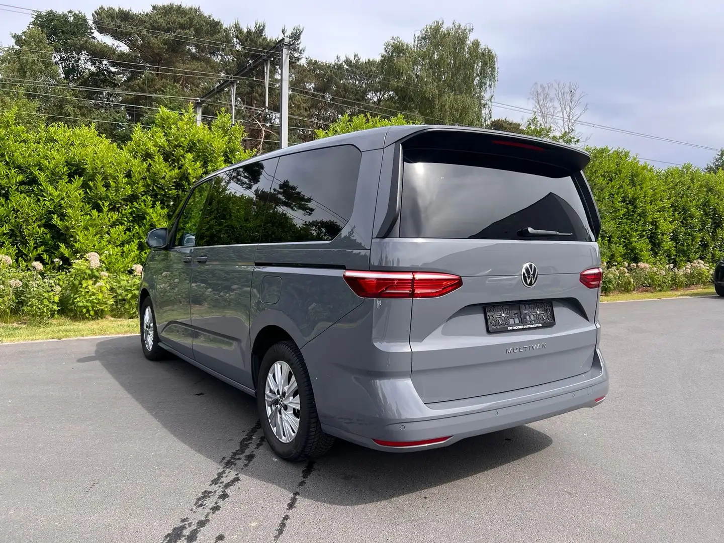 Volkswagen T7 Multivan 1.5 Benzine *2 jaar waarborg* Gris - 2