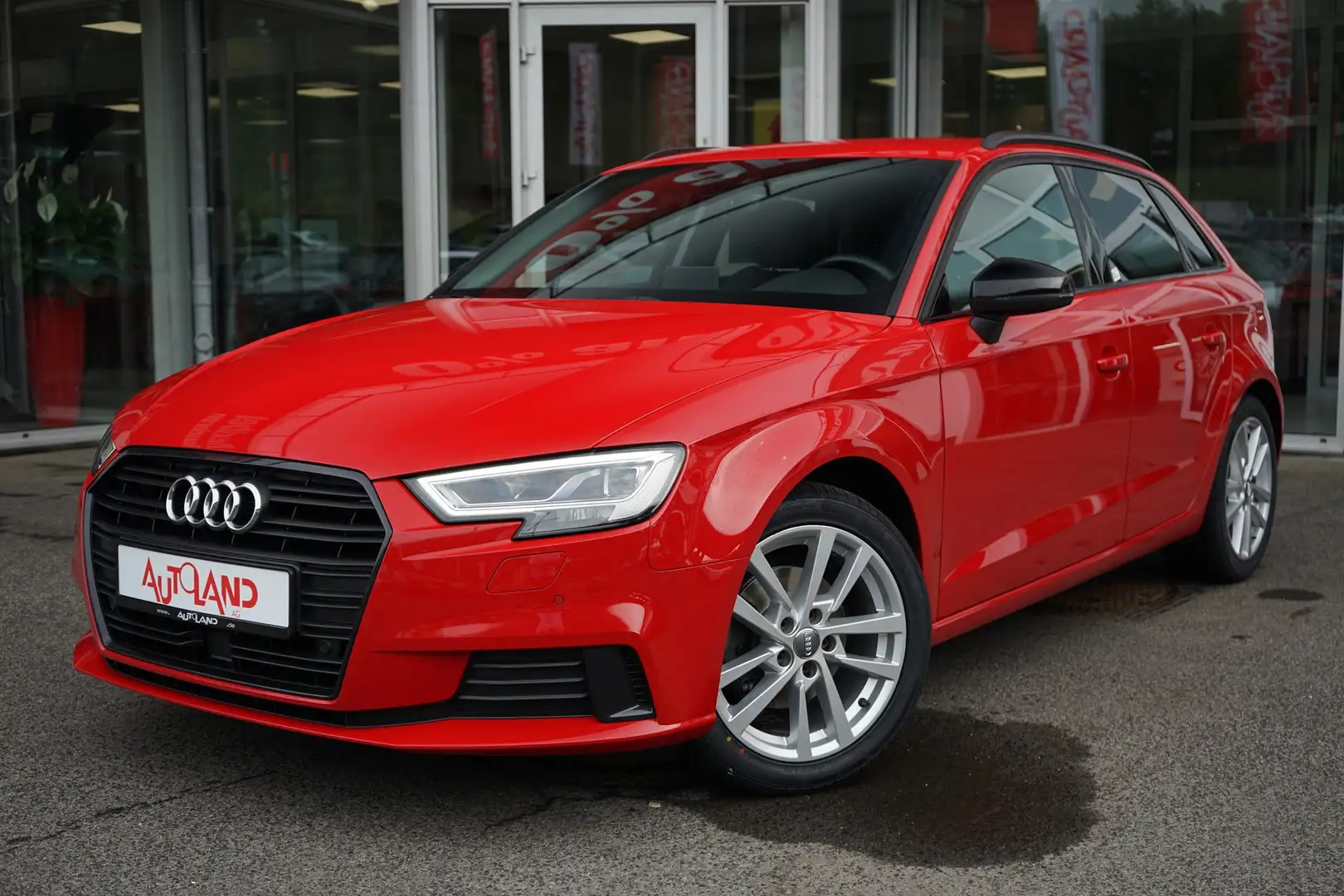 Audi A3 Sportback 30 TFSI sport LED Sitzheizung ACC Rouge - 2