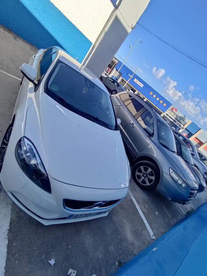 Volvo V40 V40 D2 Momentum 120 Momentum Blanco - 1