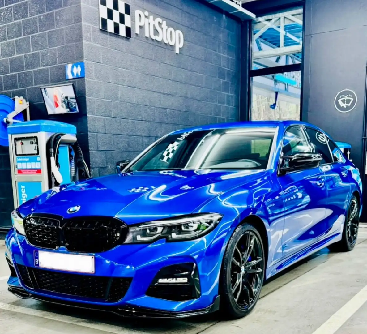 BMW 320 320i Aut. M Sport (Prijs bespreekbaar) - 1