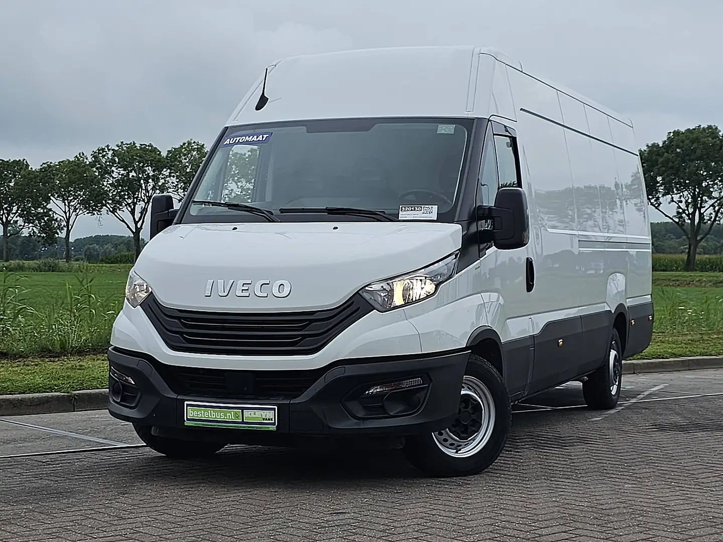 Iveco Daily 35S14V 2.3 352 L4H2 Airco Automaat Cruise Control Wit - 2