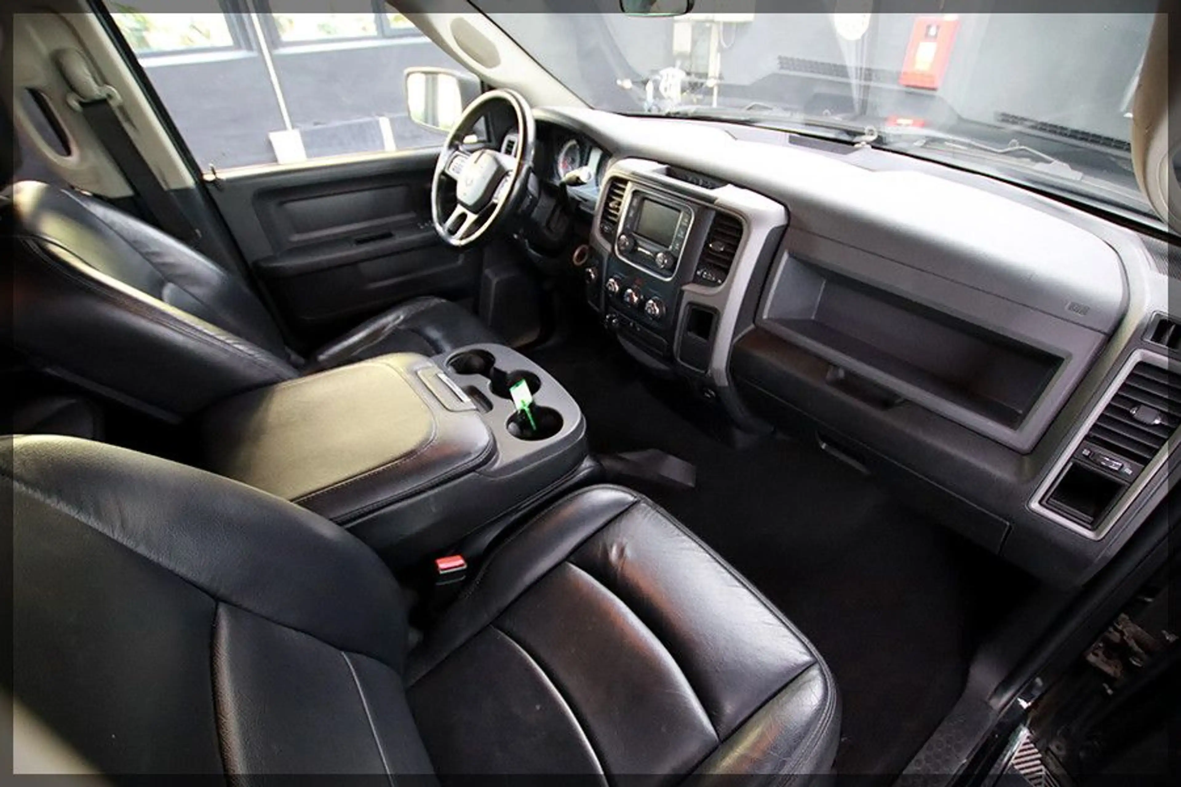 Dodge RAM 5.7 HEM QUAD CAB CAM / LEDER / 6 SITZER — photo 13