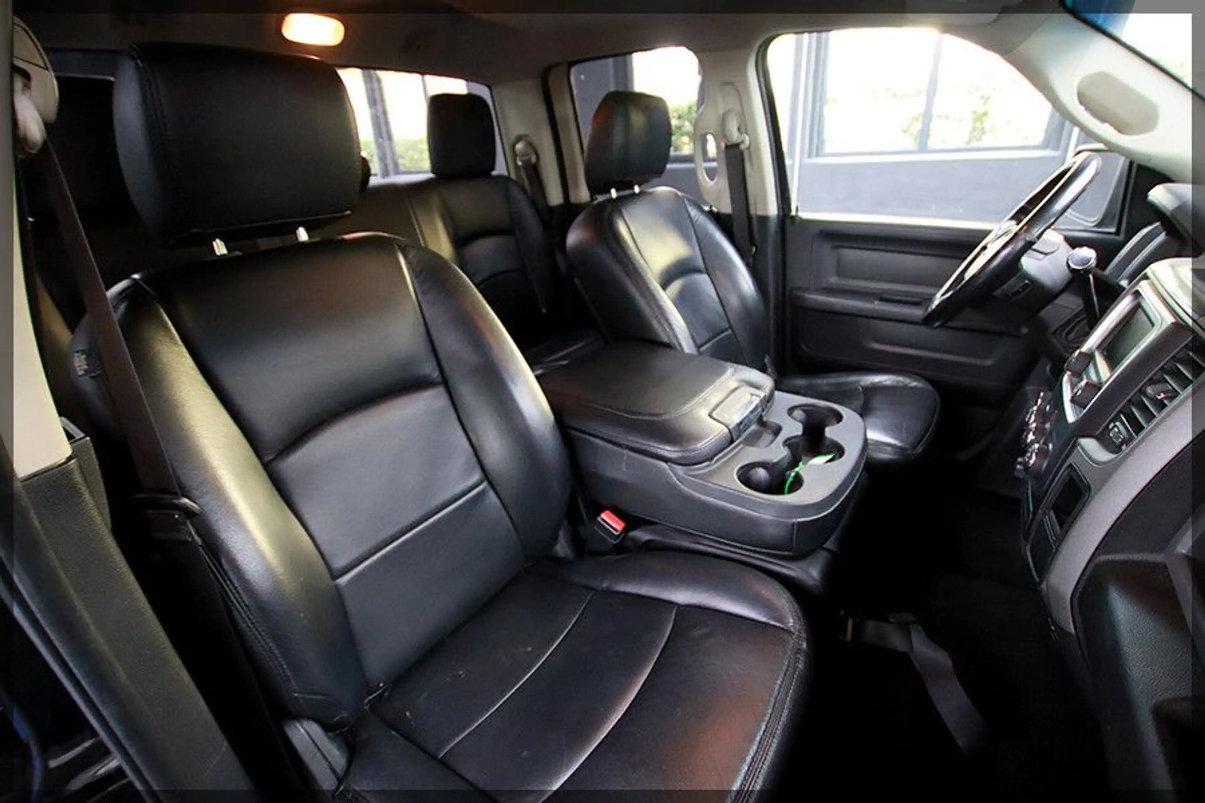Dodge RAM 5.7 HEM QUAD CAB CAM / LEDER / 6 SITZER — photo 14