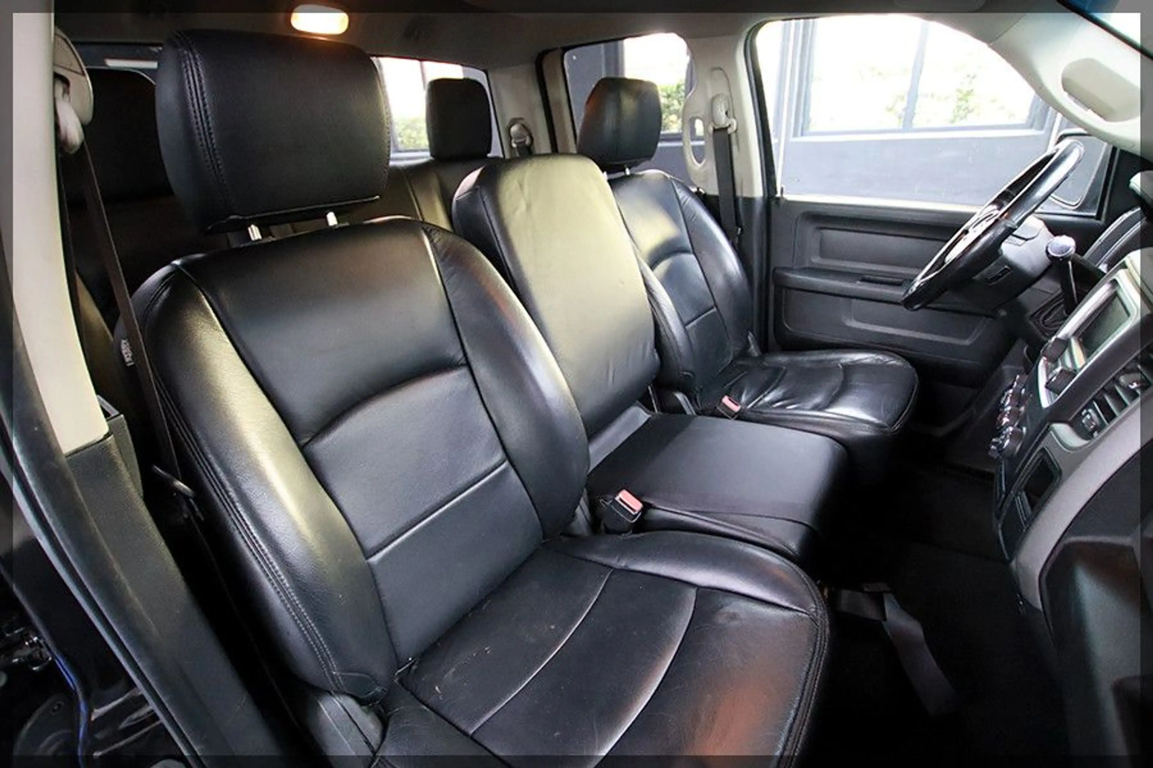 Dodge RAM 5.7 HEM QUAD CAB CAM / LEDER / 6 SITZER — photo 15