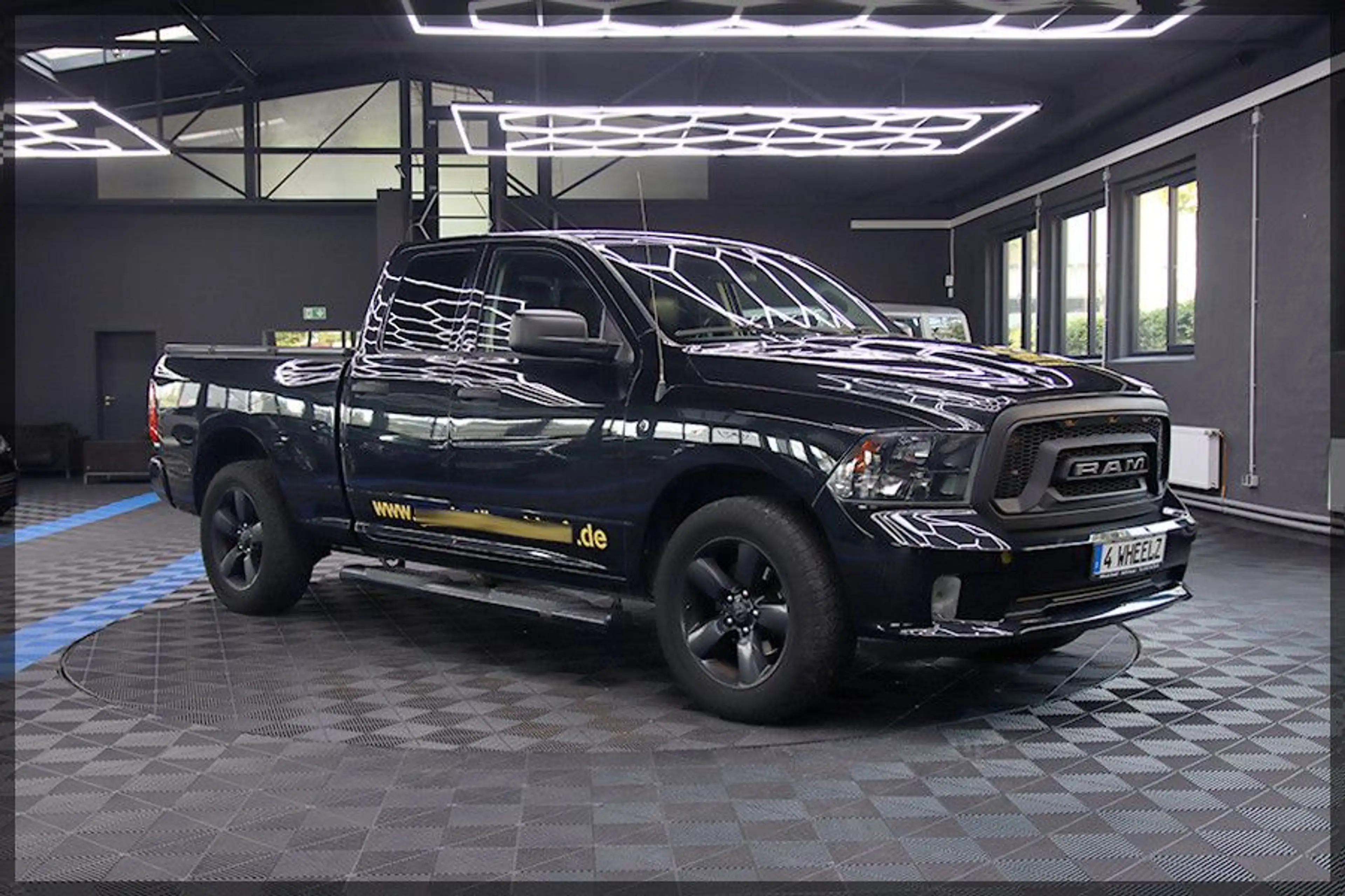 Dodge RAM 5.7 HEM QUAD CAB CAM / LEDER / 6 SITZER