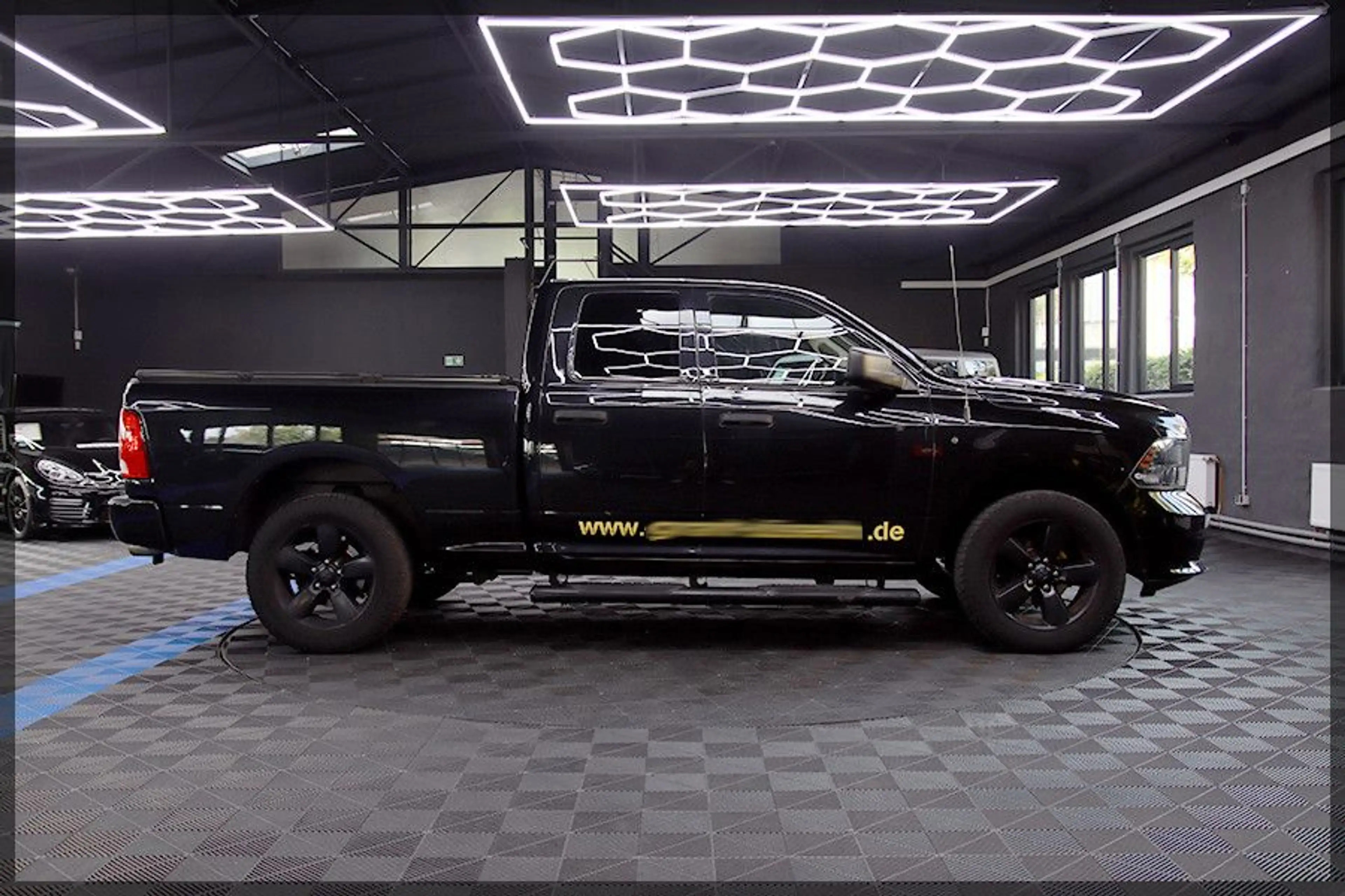 Dodge RAM 5.7 HEM QUAD CAB CAM / LEDER / 6 SITZER — photo 7