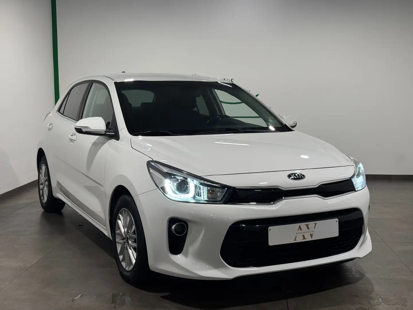 Kia Rio ** 1.0 T-GDi ** GPS ** Garantie 12 mois ** Blanc - 1