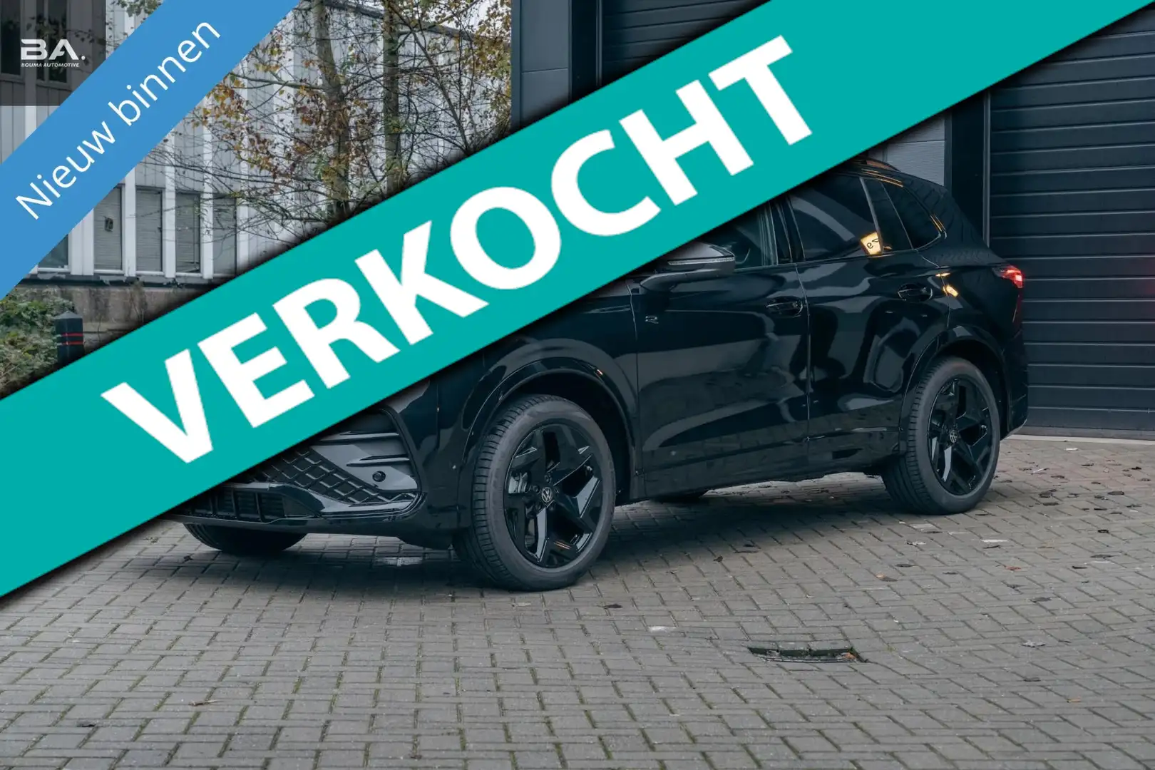 Volkswagen Tiguan 1.5 TSI R-Line Blackstyle | Pano | Cam | BTW Zwart - 1
