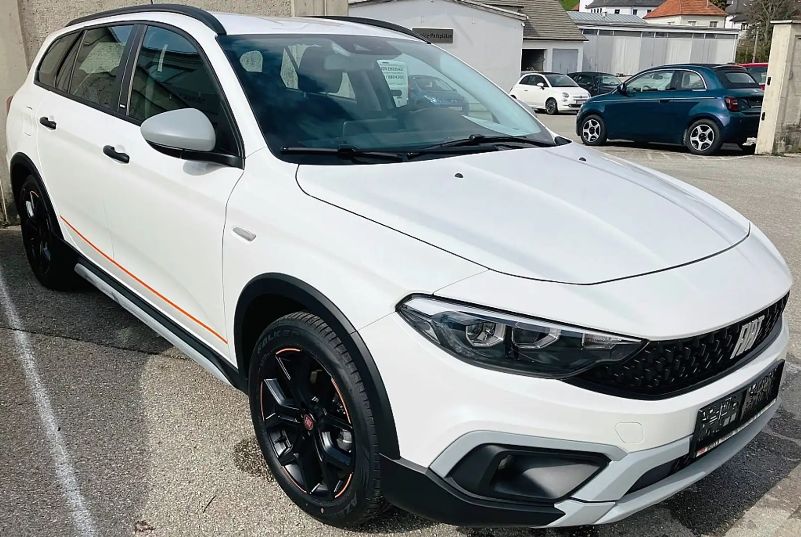 Fiat Tipo Cross FireFly Turbo 100 Garmin Weiß - 1
