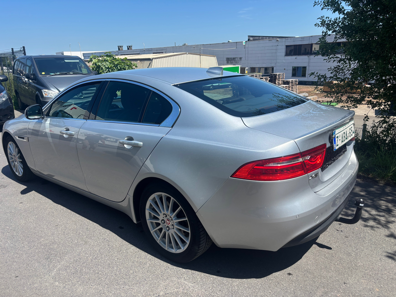 Jaguar XE XE 2.0 marchand export!! — photo 6