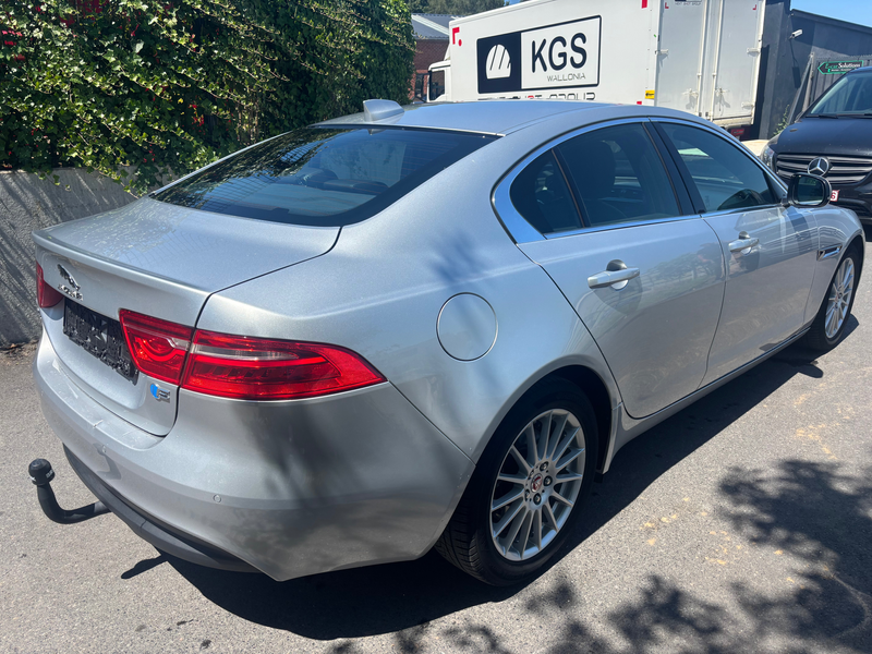 Jaguar XE XE 2.0 marchand export!! — photo 5