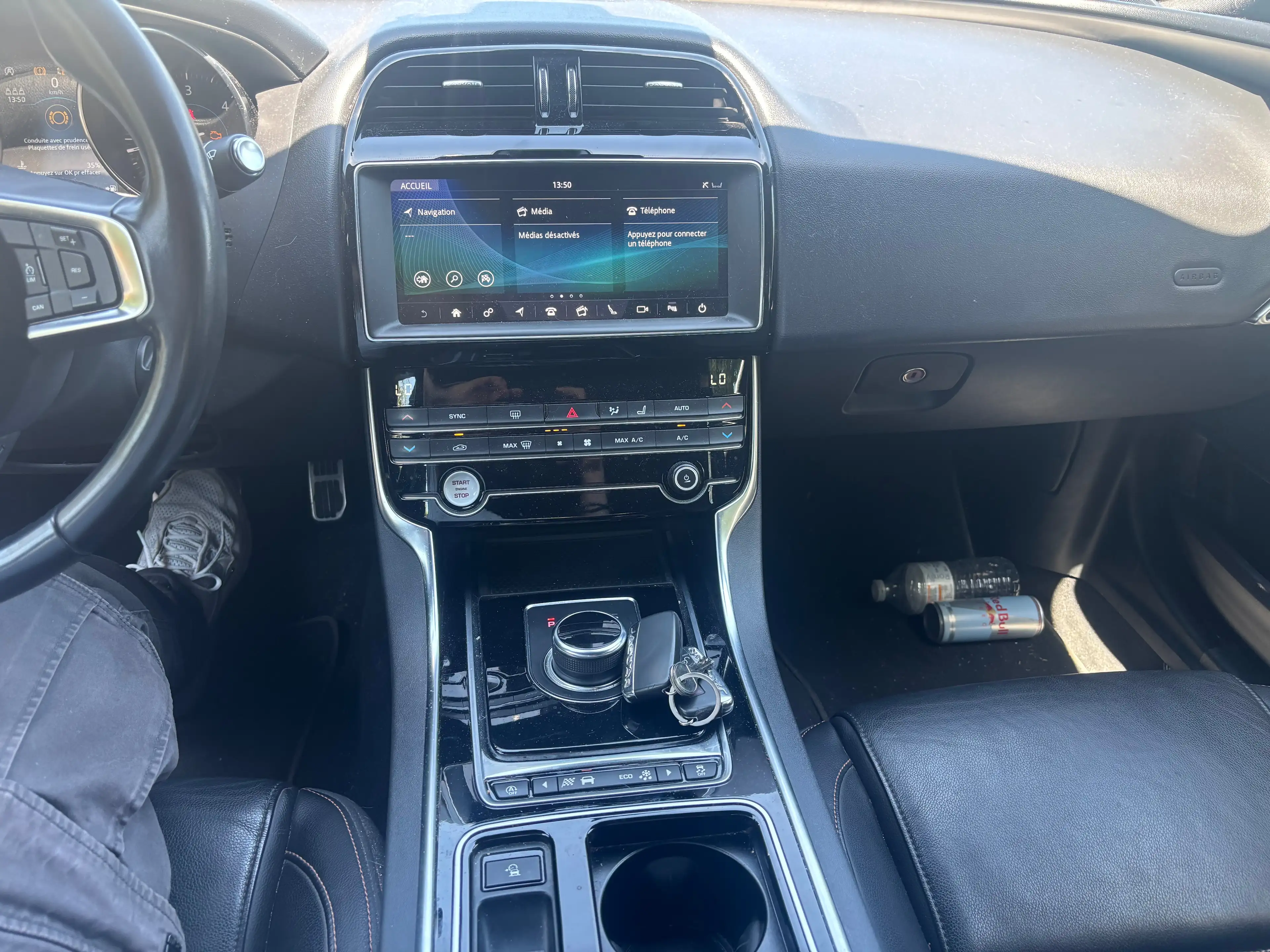 Jaguar XE XE 2.0 marchand export!! — photo 12