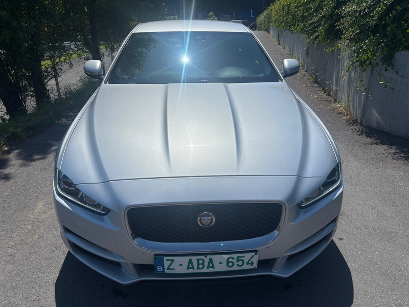 Jaguar XE XE 2.0 marchand export!!