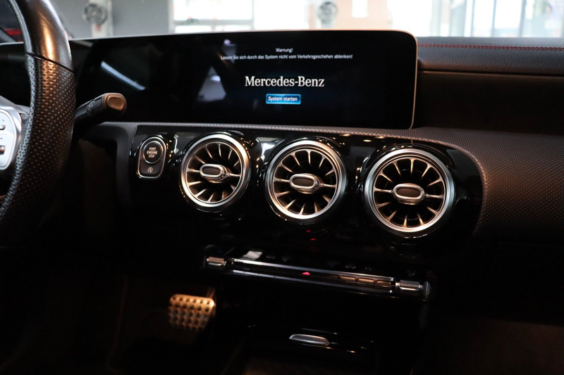 Mercedes-Benz CLA 250 CLA 250 AMG Line 4Matic Navi Burmester Panorama — photo 10