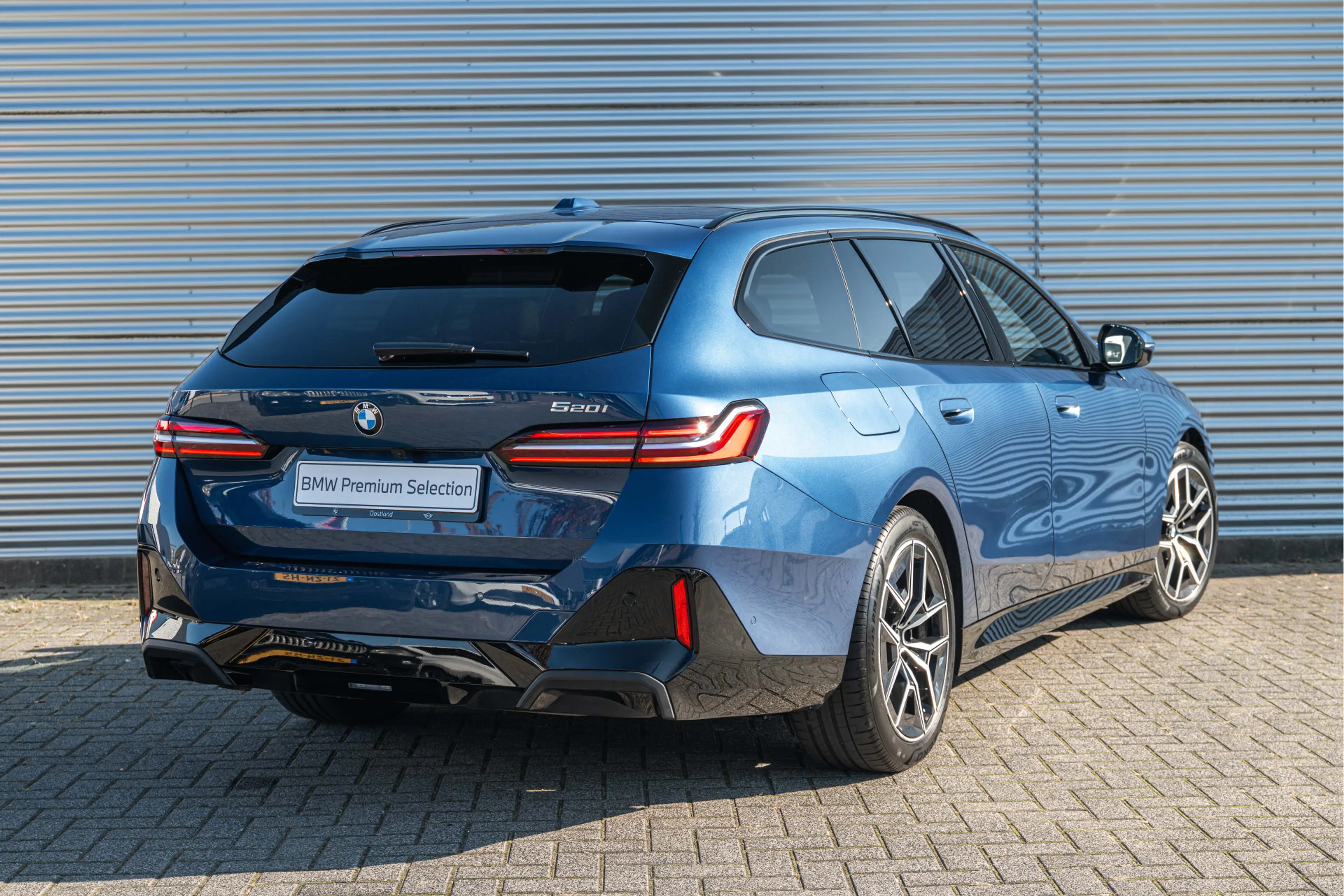 BMW 520 5 Serie Touring 520i M Sport Automaat / Trekhaak / — photo 2
