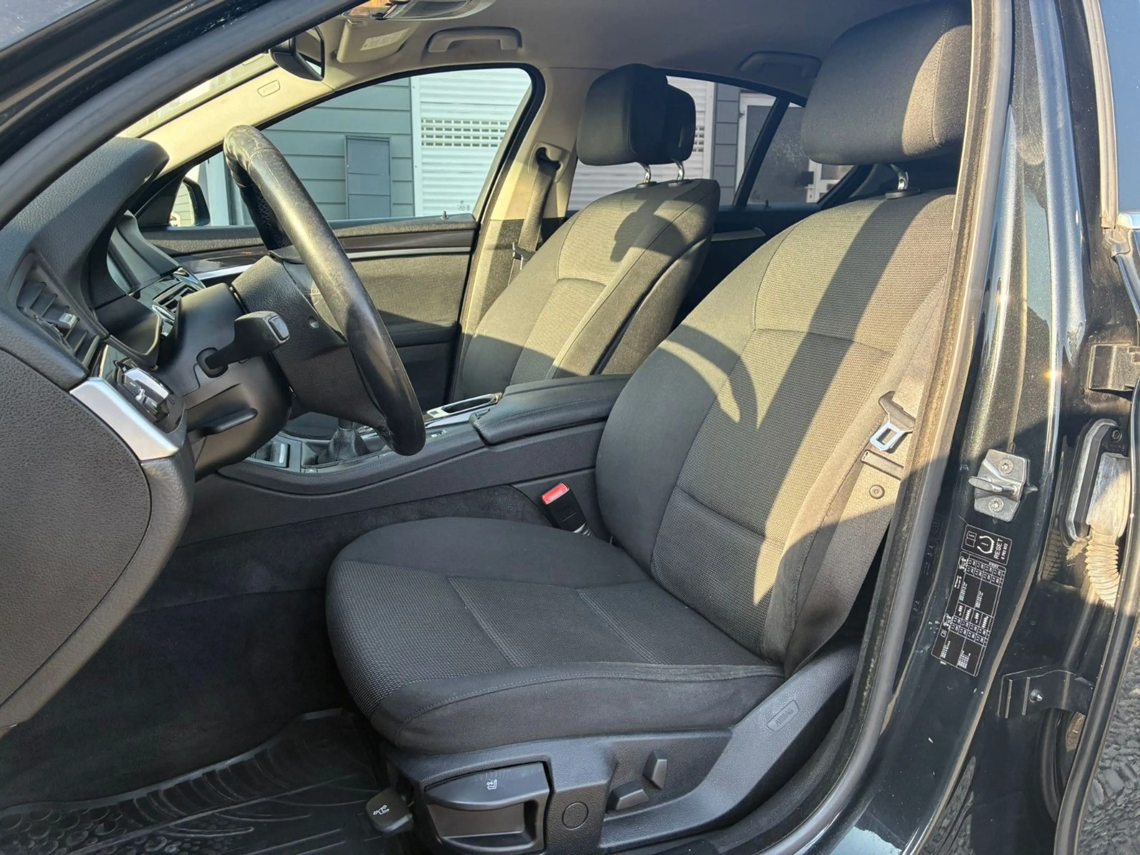 BMW 523 5 Limousine 523 i*2.HD*TüvNeu*Navi* — photo 11