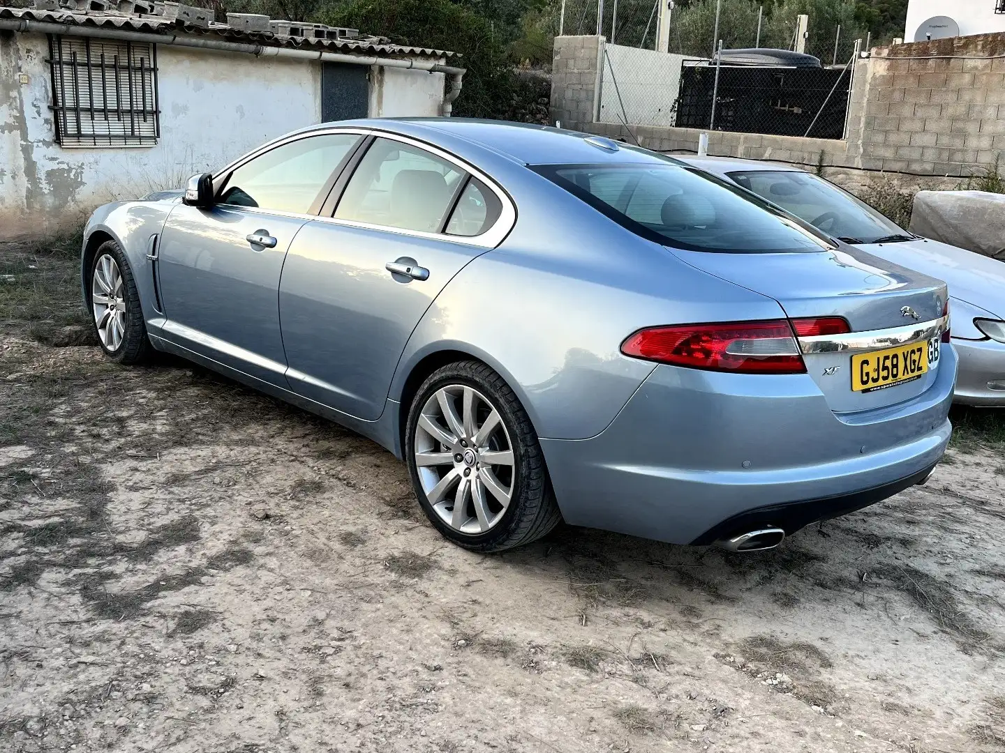 Jaguar XF 2.7 V6 Diesel Premium Luxury Azul - 2