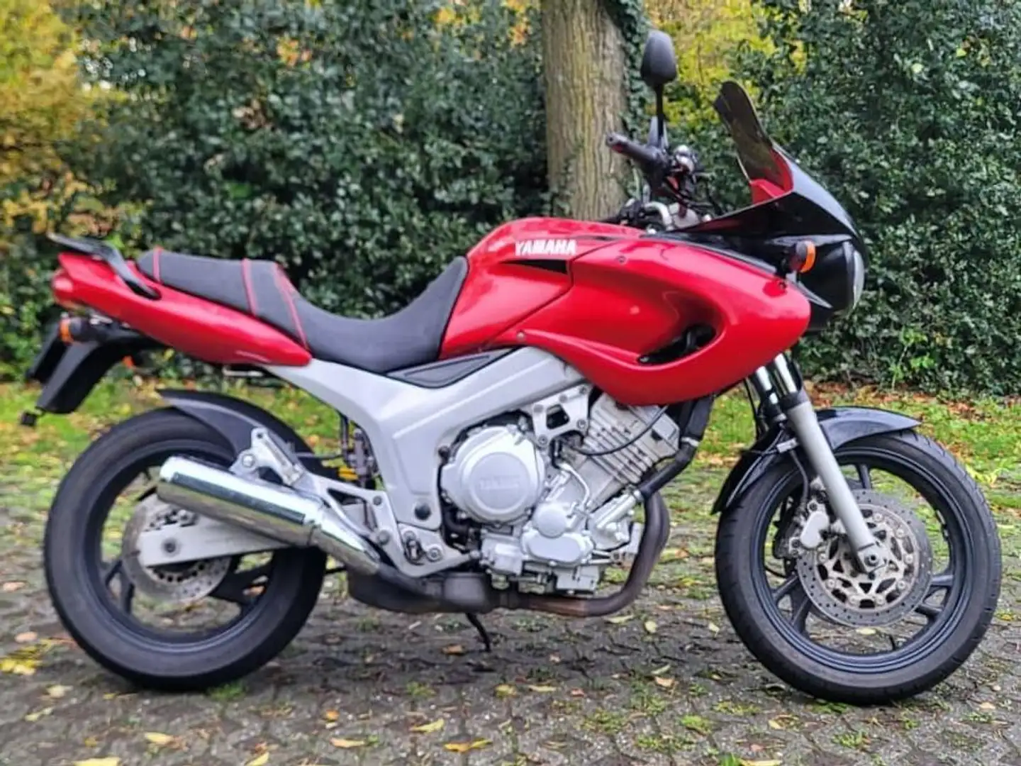 Yamaha TDM 850 Rood - 1