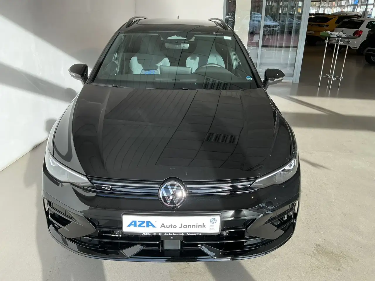 Volkswagen Golf R Variant 2.0 TSI | AHK | Panorama | DCC 3