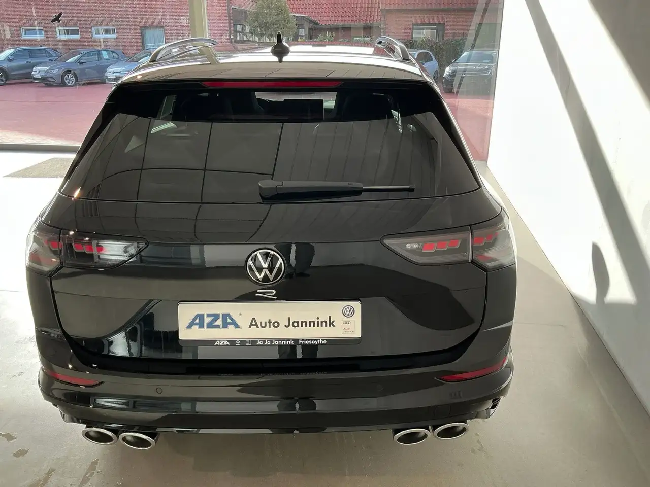 Volkswagen Golf R Variant 2.0 TSI | AHK | Panorama | DCC 16