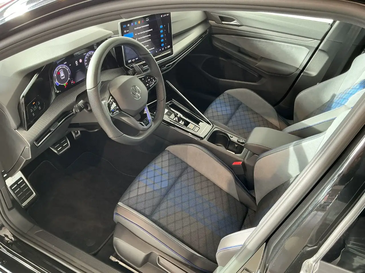 Volkswagen Golf R Variant 2.0 TSI | AHK | Panorama | DCC 6