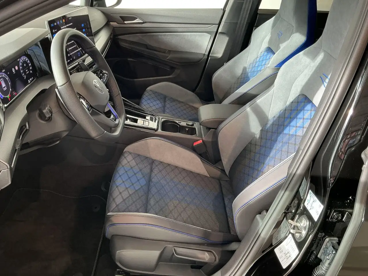 Volkswagen Golf R Variant 2.0 TSI | AHK | Panorama | DCC 7