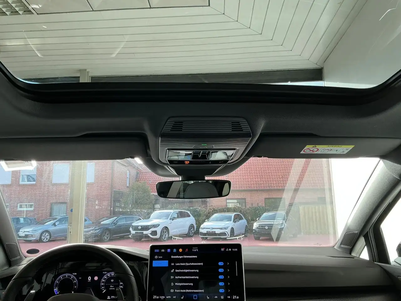 Volkswagen Golf R Variant 2.0 TSI | AHK | Panorama | DCC 12