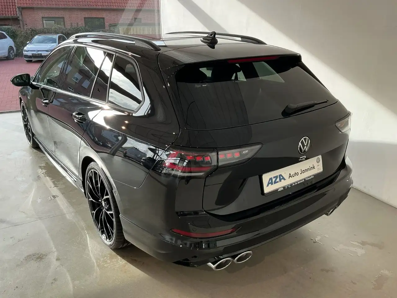 Volkswagen Golf R Variant 2.0 TSI | AHK | Panorama | DCC 15