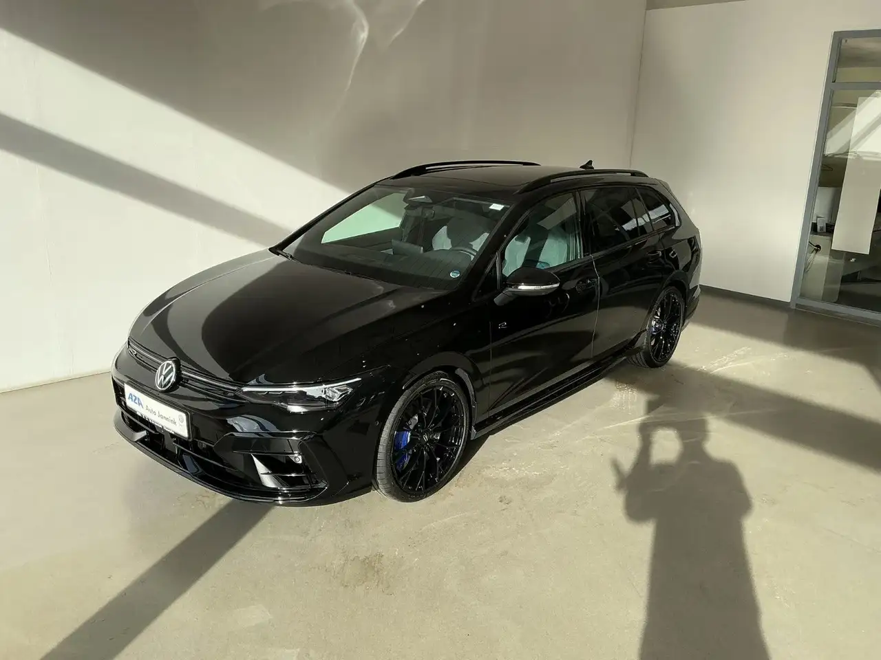 Volkswagen Golf R Variant 2.0 TSI | AHK | Panorama | DCC