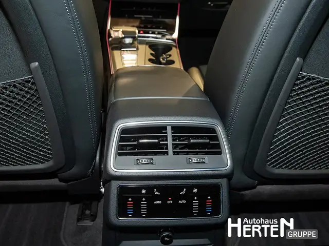 Audi A6 view 12