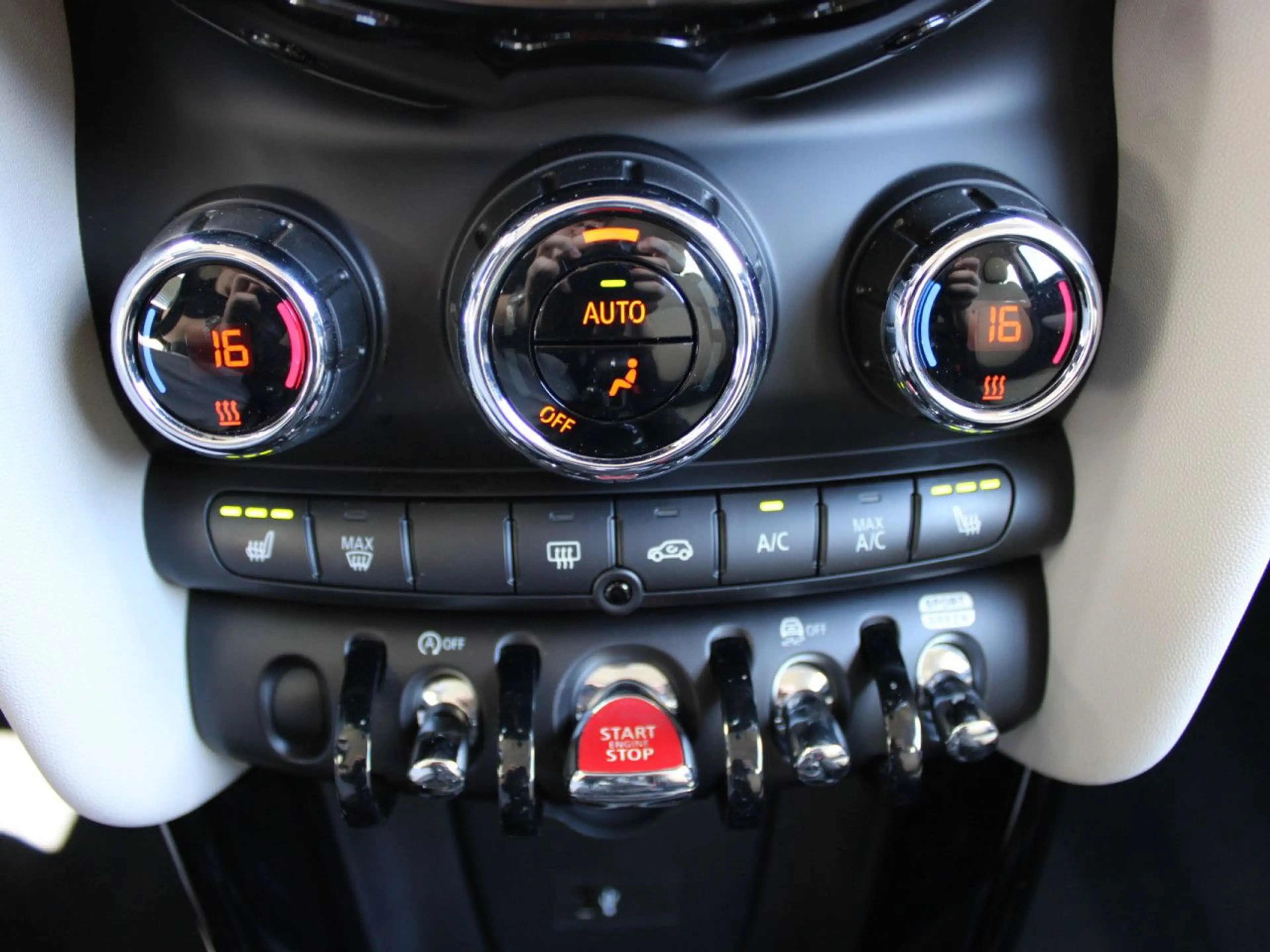 MINI One Classic Sports.Navi LED Sitzh.Temp.KomfZ.17" — photo 15