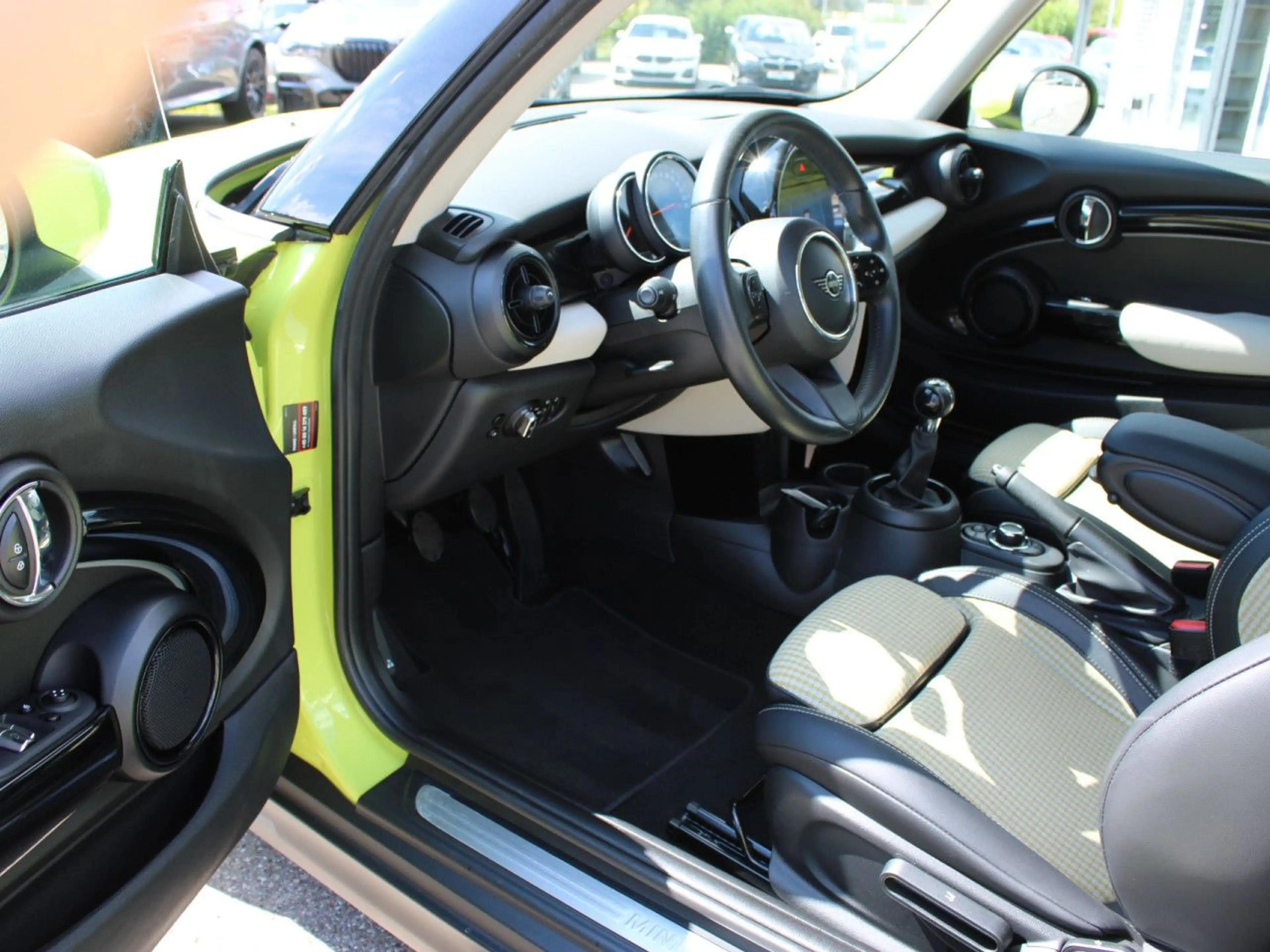 MINI One Classic Sports.Navi LED Sitzh.Temp.KomfZ.17" — photo 9